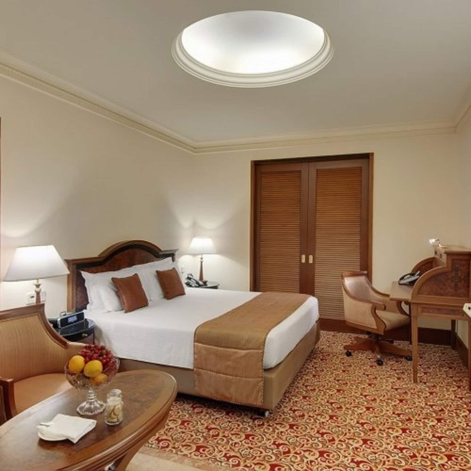 Hotel The Residency Towers 5*