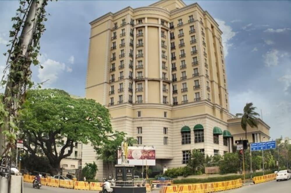 Hotel The Residency Towers