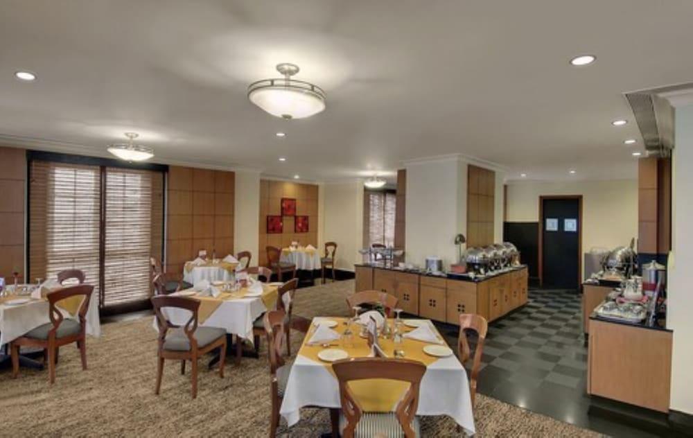 Hotel The Residency Towers
