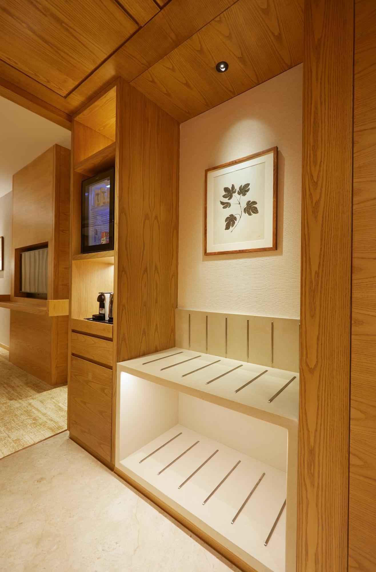 Hotel The Residency Towers 5*